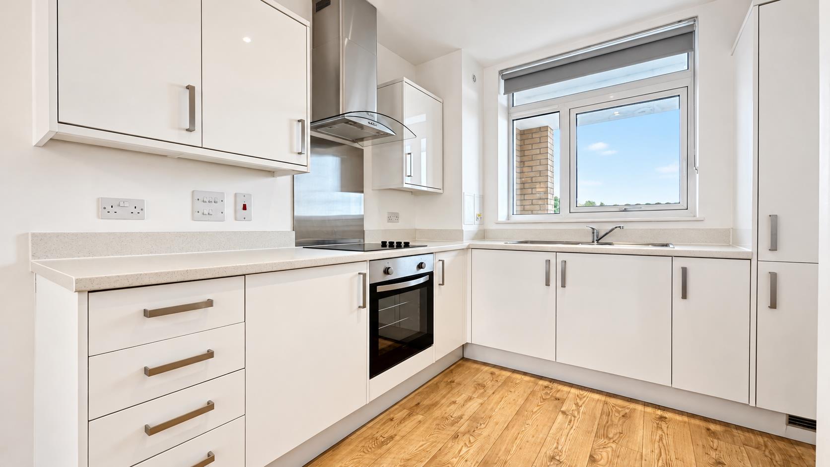 Flat Bowes Road in Greater London