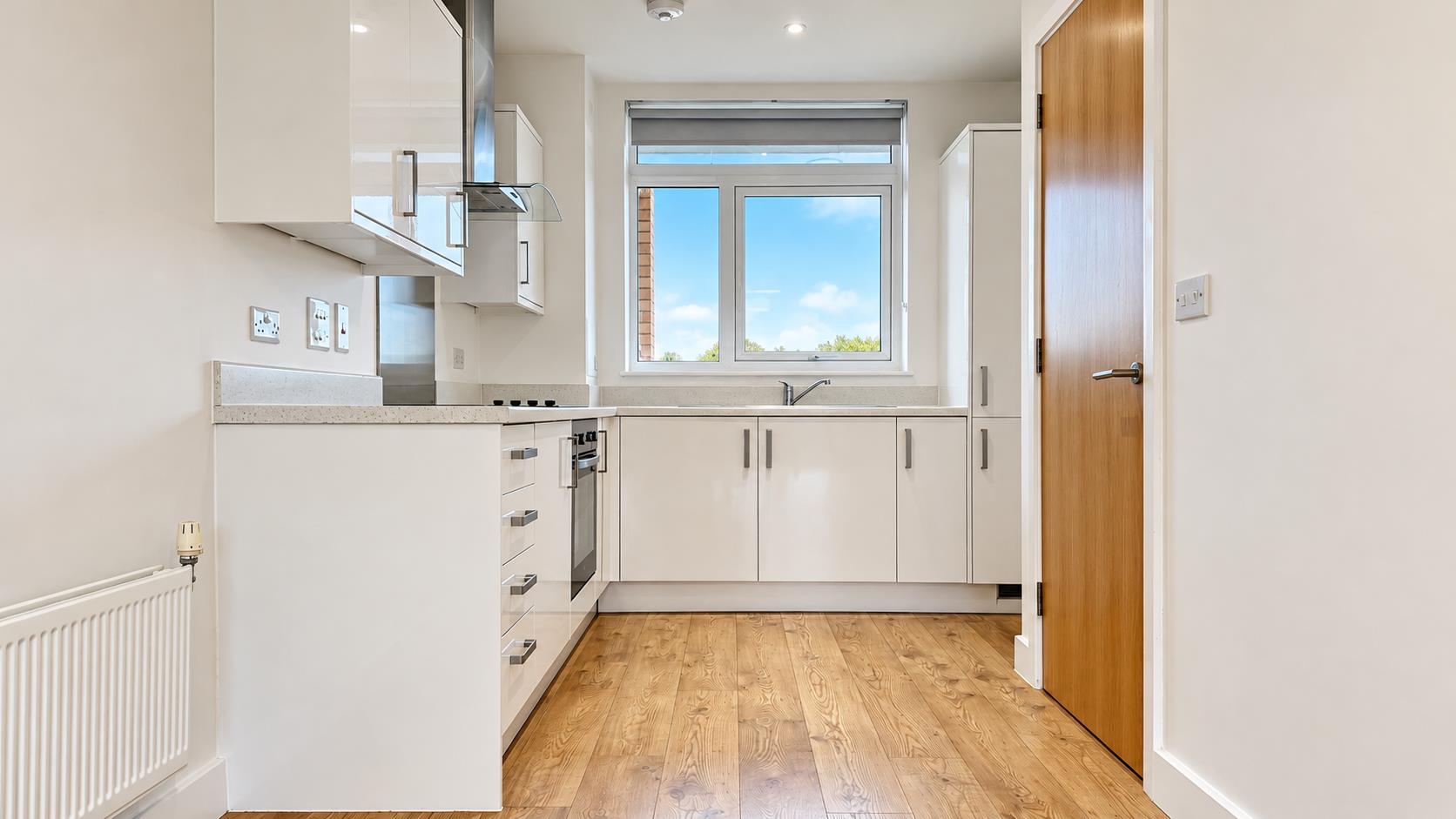 Flat Bowes Road in Greater London