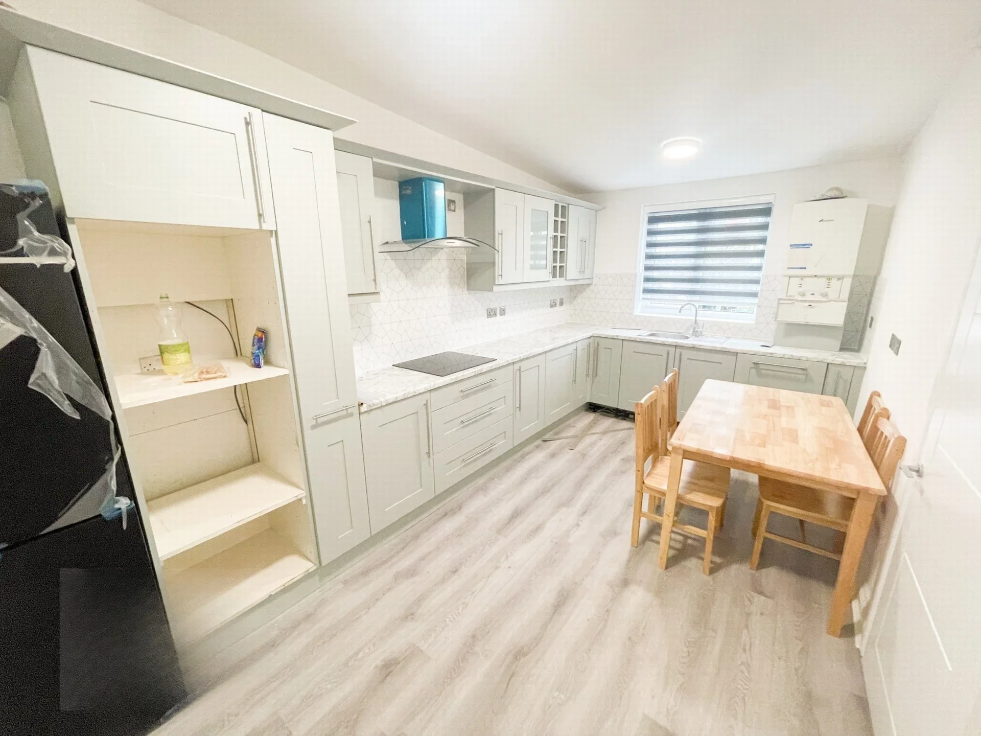 Flat Norfolk Avenue in Greater London