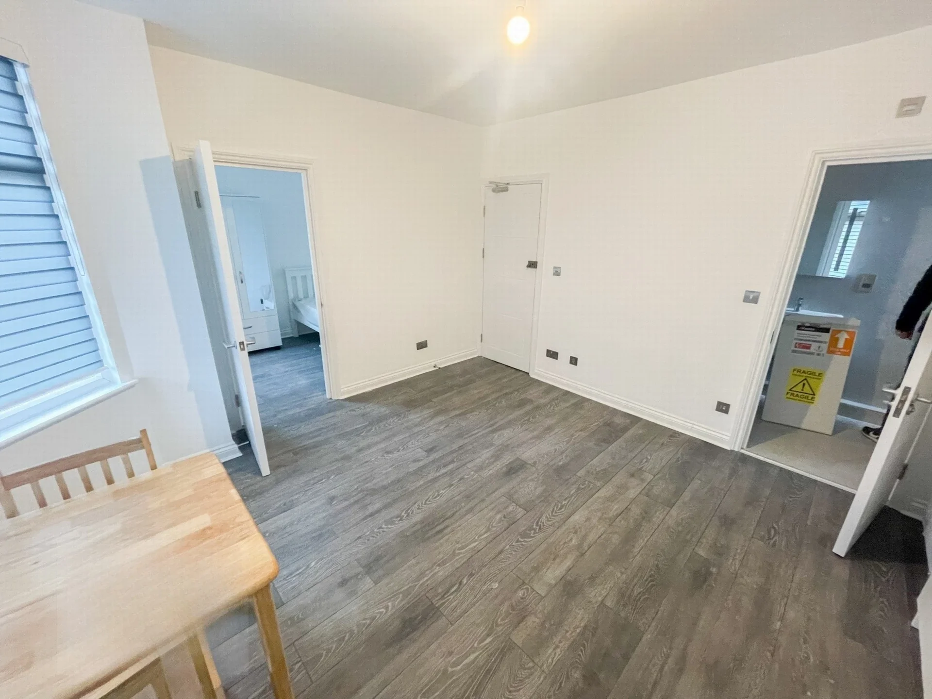 Flat Norfolk Avenue in Greater London
