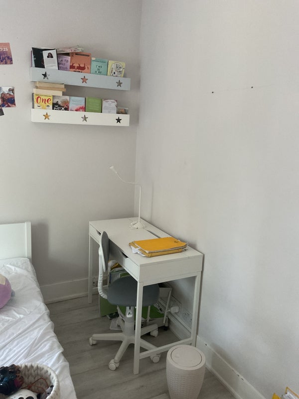 Room Queenswood Road in Greater London