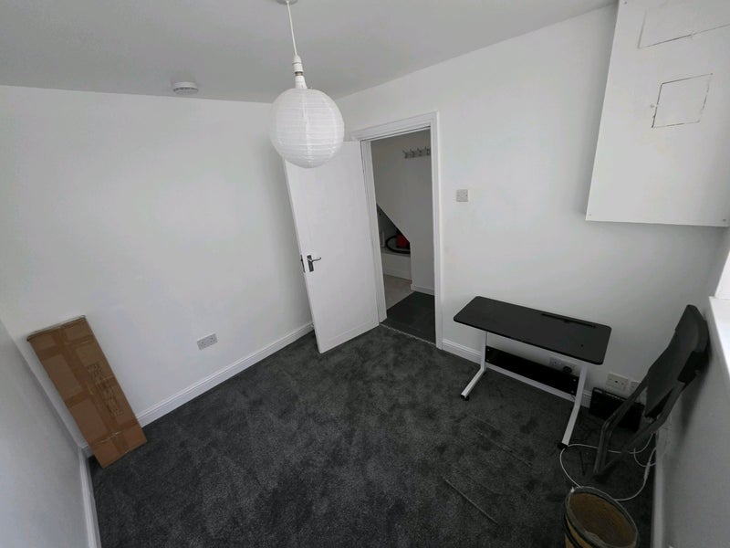 Flat Harwood Grove in Shirley