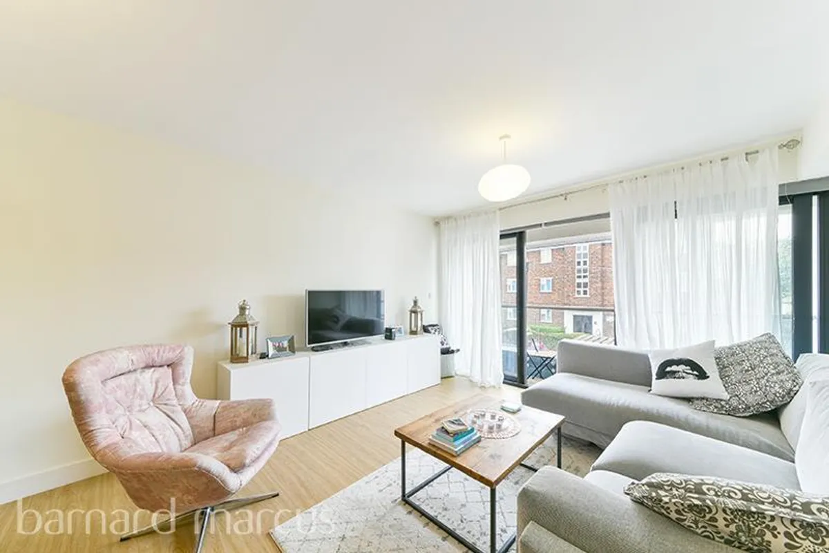 Flat Wimbledon Park Road in Greater London