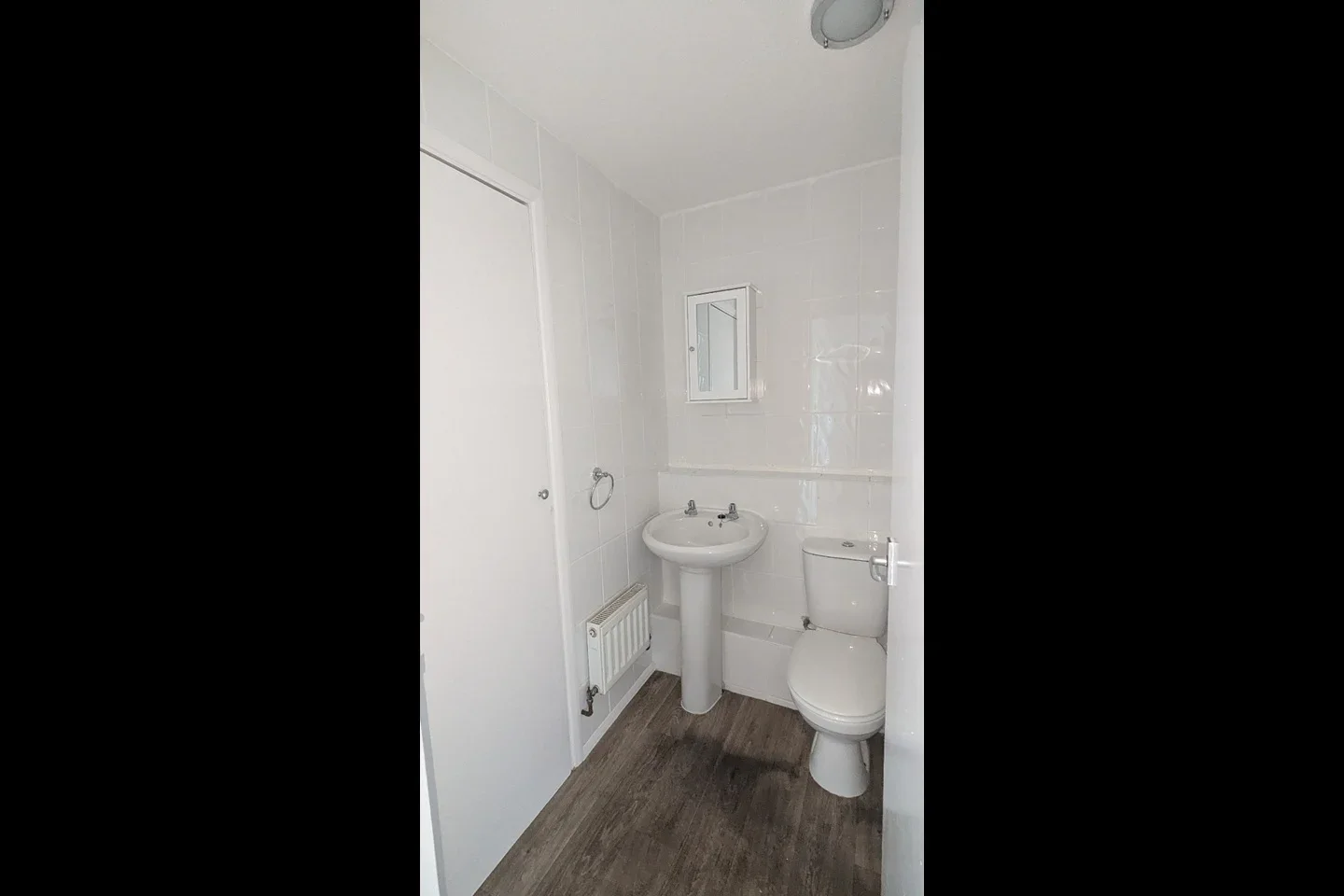 Flat Glendower Crescent in Greater London
