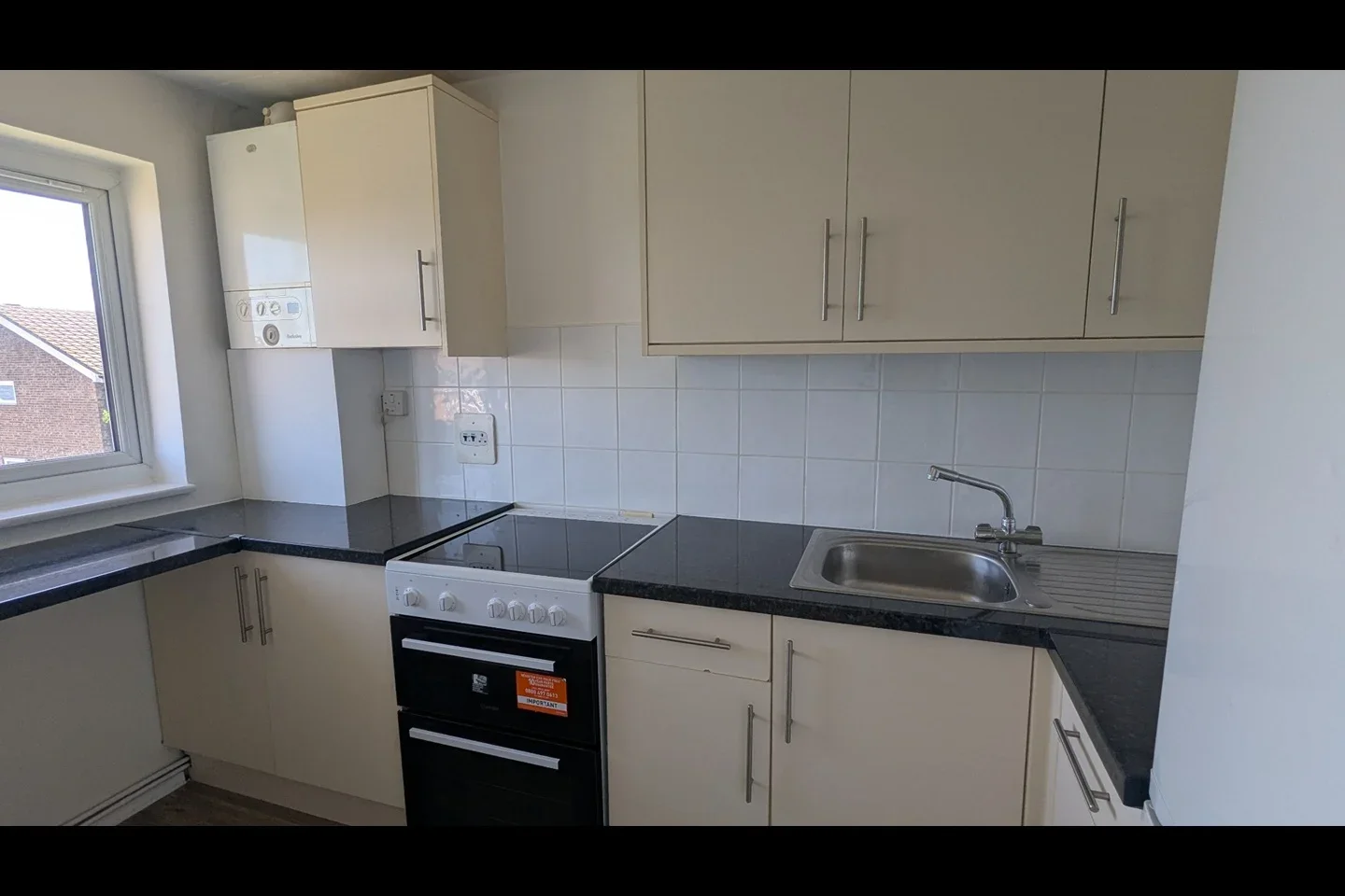 Flat Glendower Crescent in Greater London