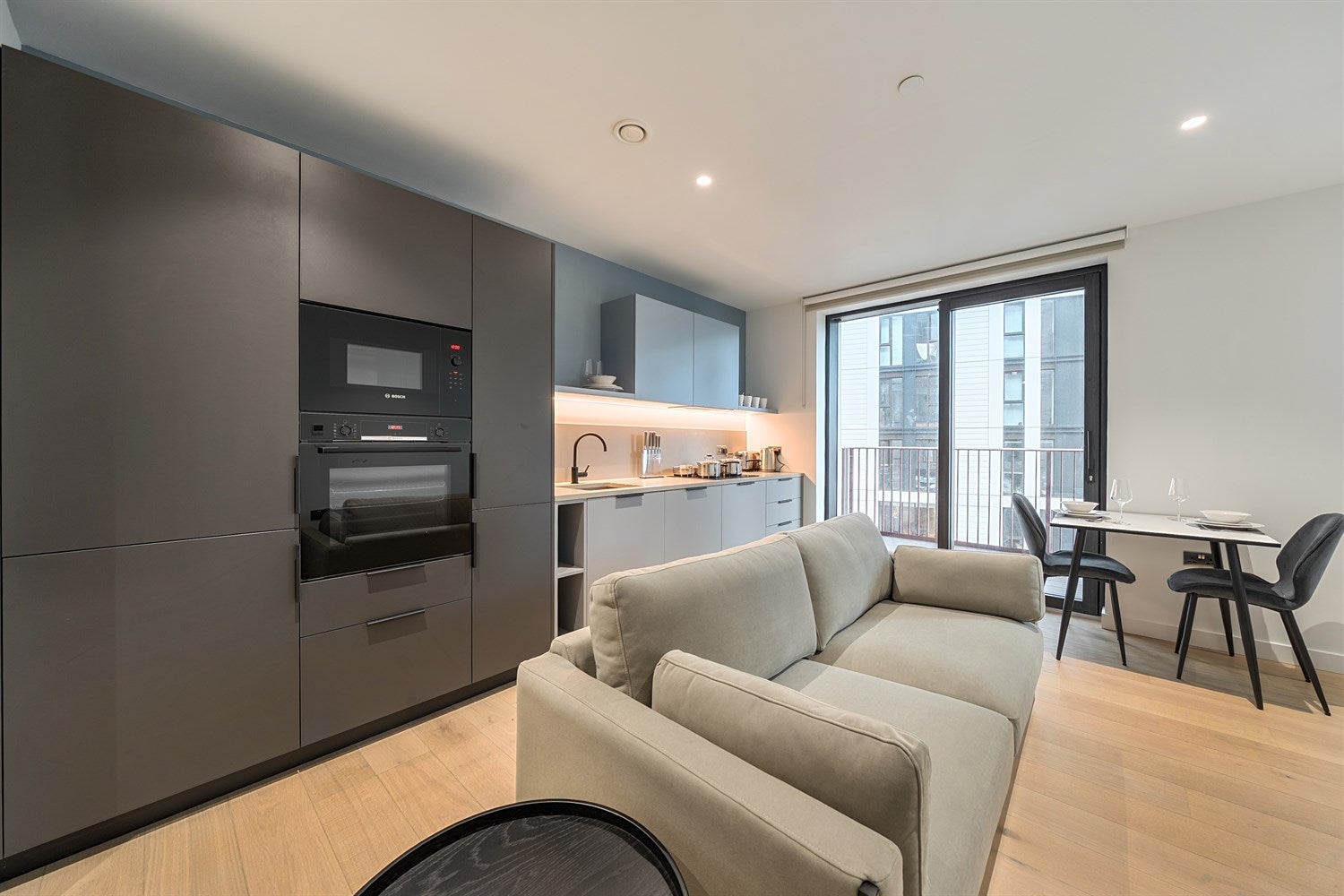 Flat Chandlers Avenue in Greater London