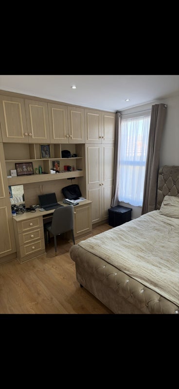 Room Warwick Road in Greater London