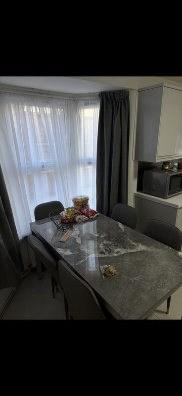 Room Warwick Road in Greater London