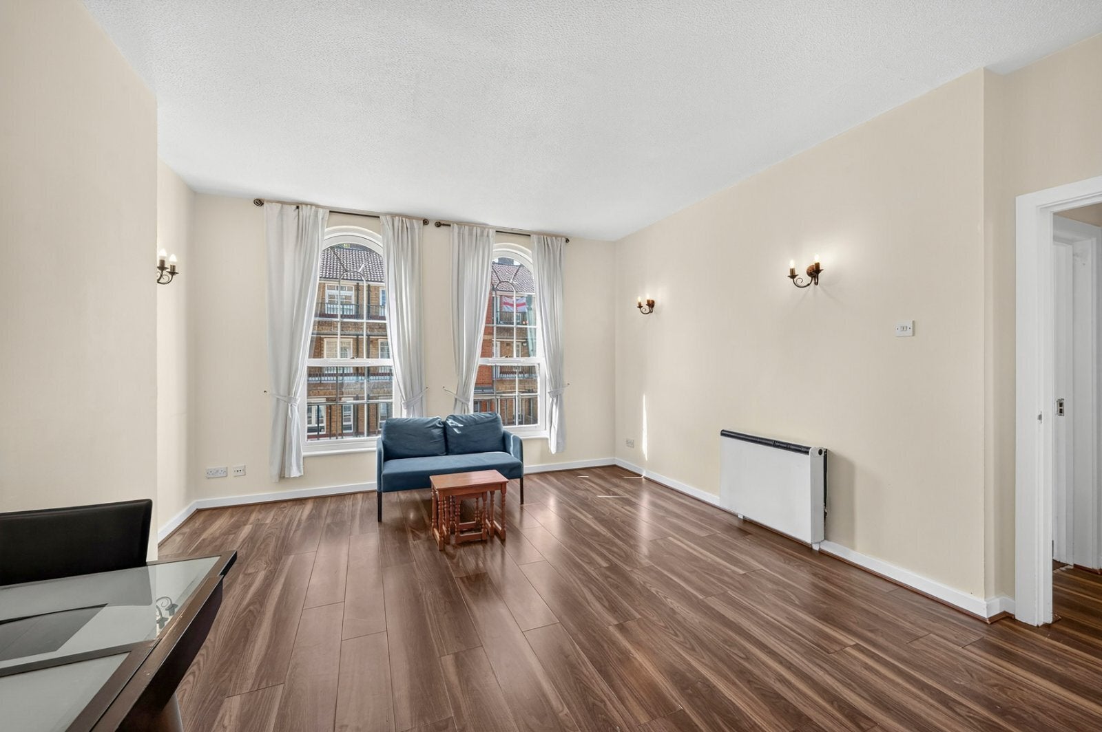 Flat Elizabeth Square in Greater London
