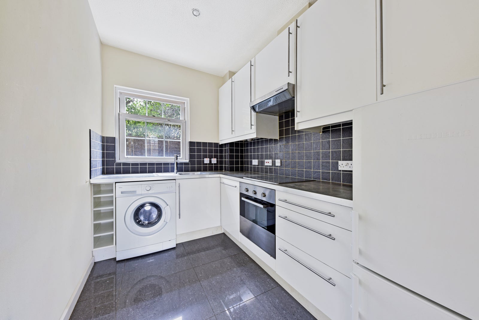 Flat Elizabeth Square in Greater London