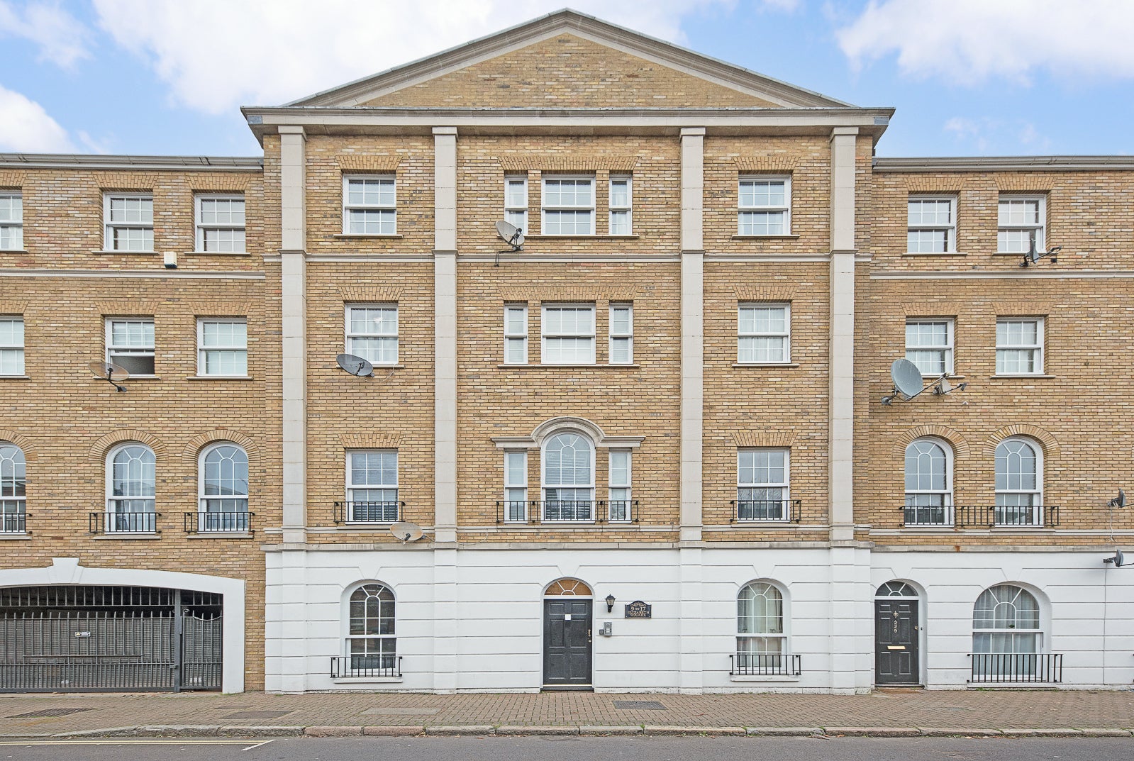 Flat Elizabeth Square in Greater London