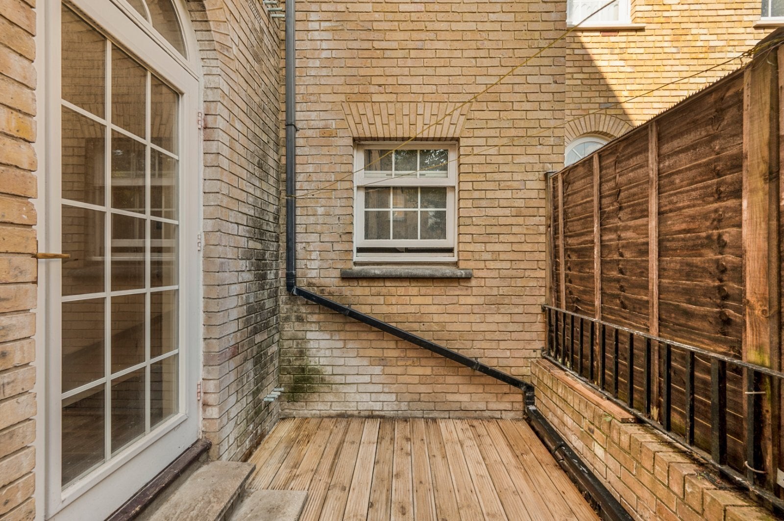 Flat Elizabeth Square in Greater London