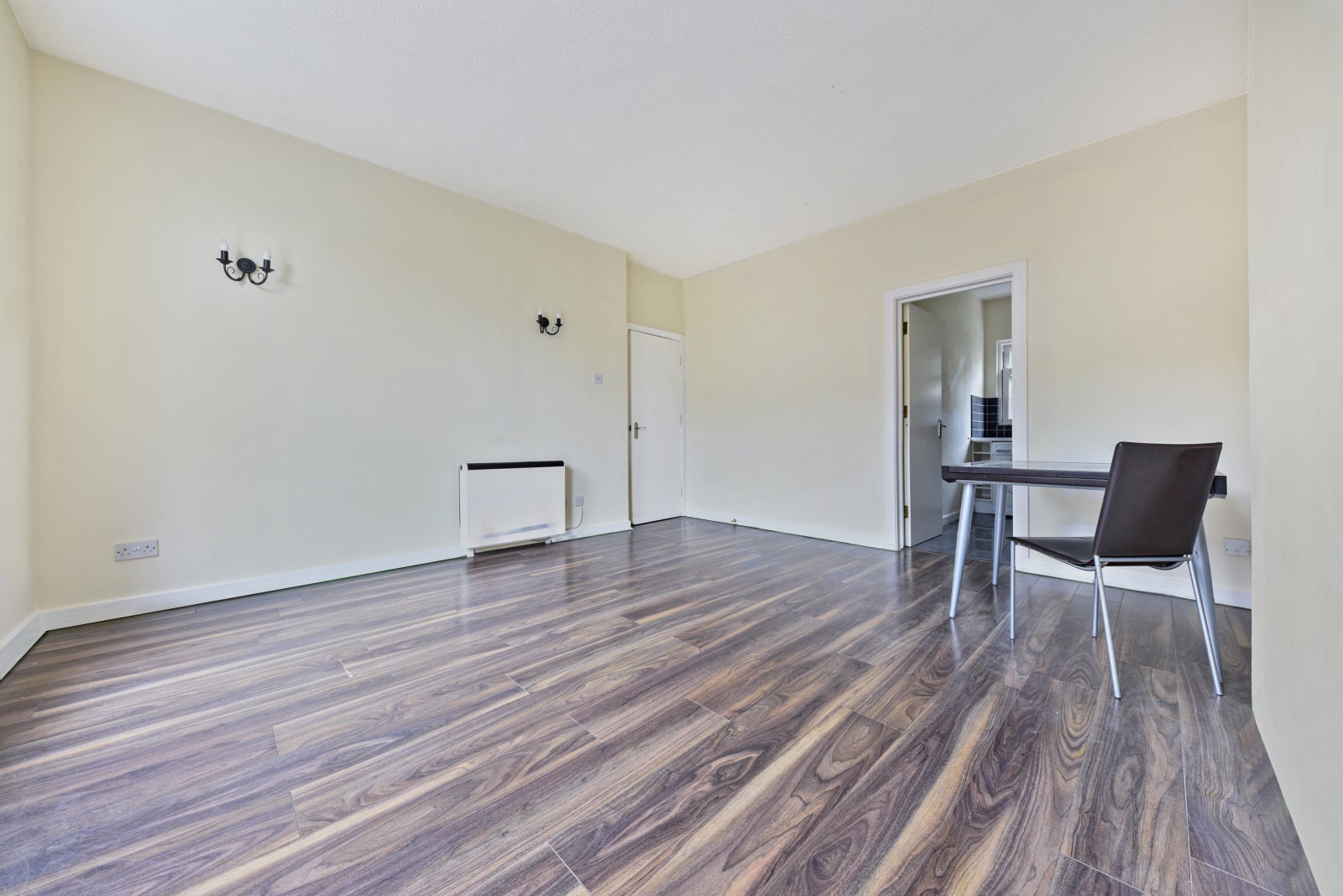 Flat Elizabeth Square in Greater London