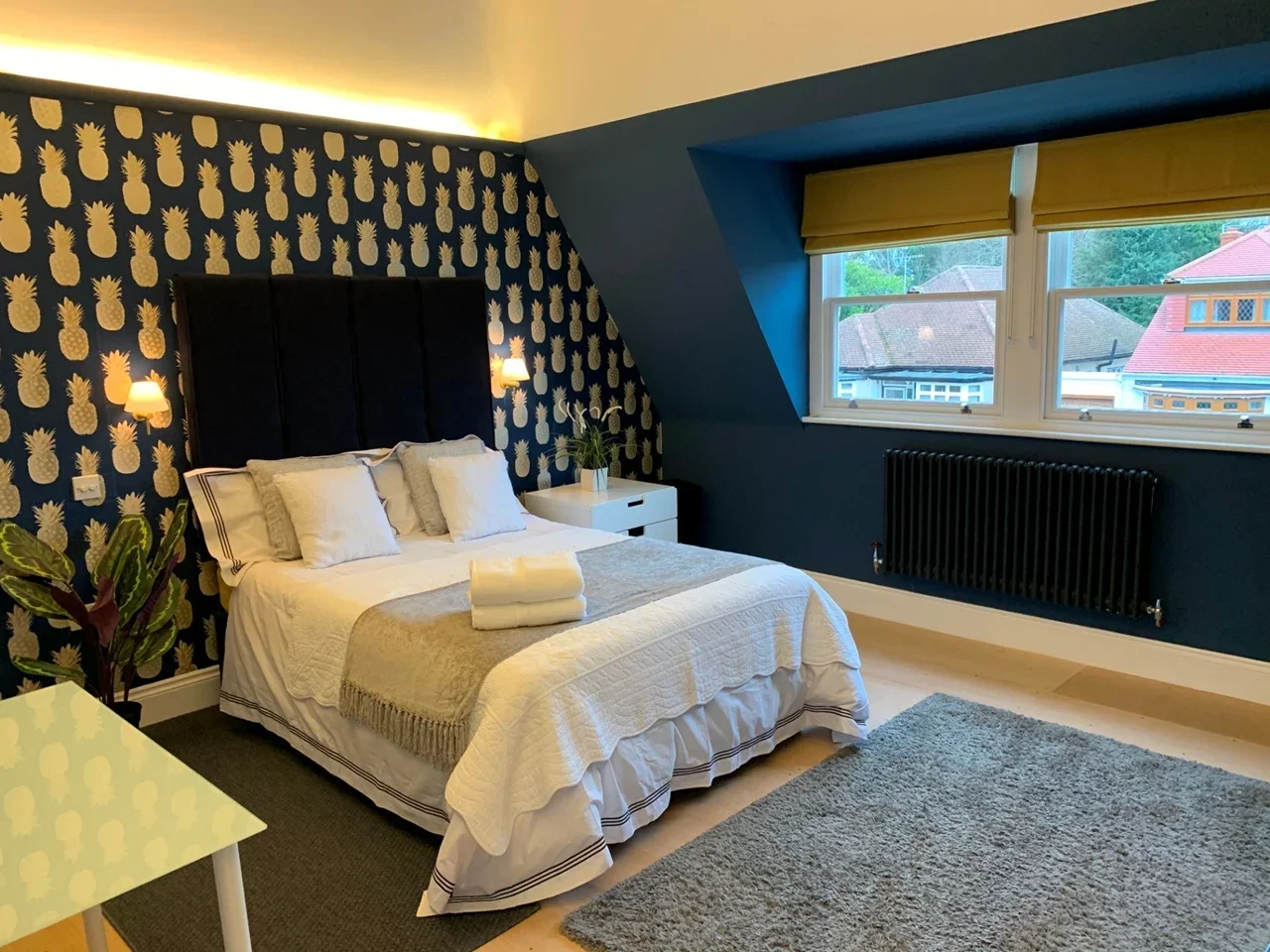 Room Darby Crescent in Borough of Spelthorne