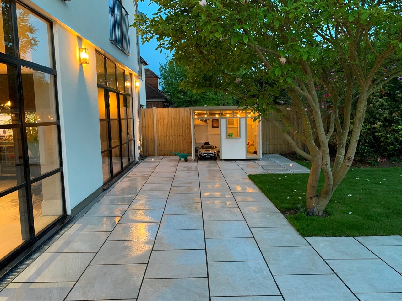 Room Darby Crescent in Borough of Spelthorne