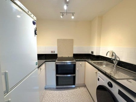 Flat Leckhampton Place in Cheltenham