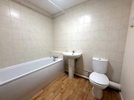 Flat Leckhampton Place in Cheltenham