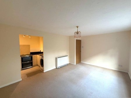 Flat Leckhampton Place in Cheltenham