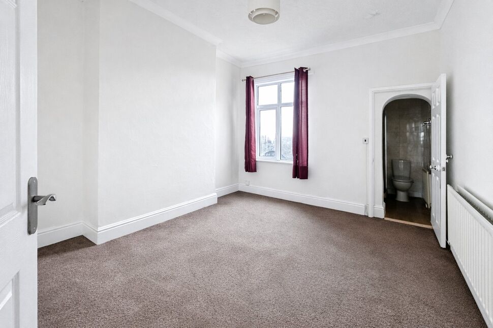 Flat Tarvin Road in Chester