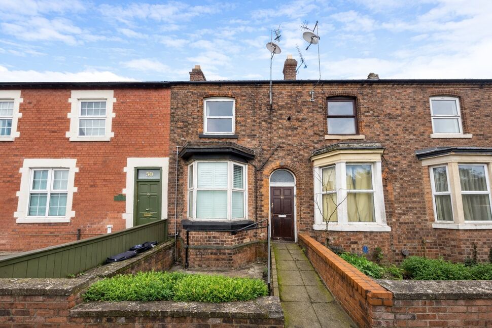 Flat Tarvin Road in Chester