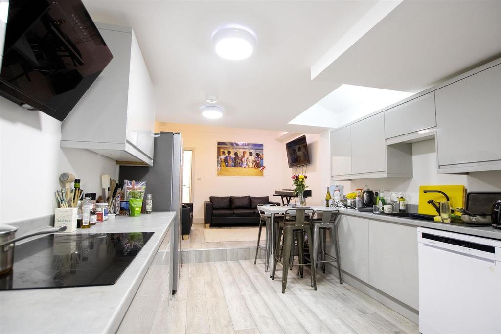 Flat Heeley Road in Birmingham