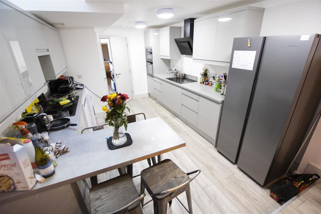 Flat Heeley Road in Birmingham