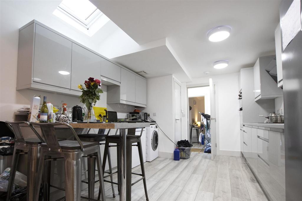 Flat Heeley Road in Birmingham