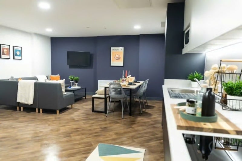 Room Cookridge Street in Leeds