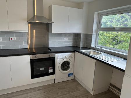 Flat Hurst Road in Greater London