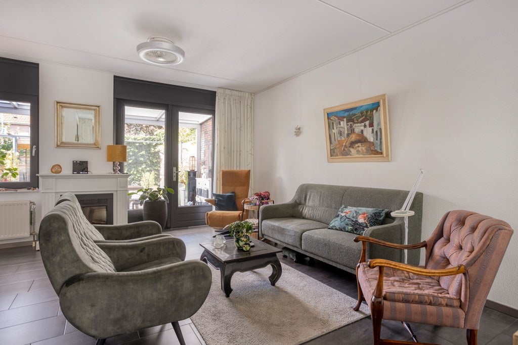 Tussenwoning te koop: Pater Hubertuscour 5, Geleen