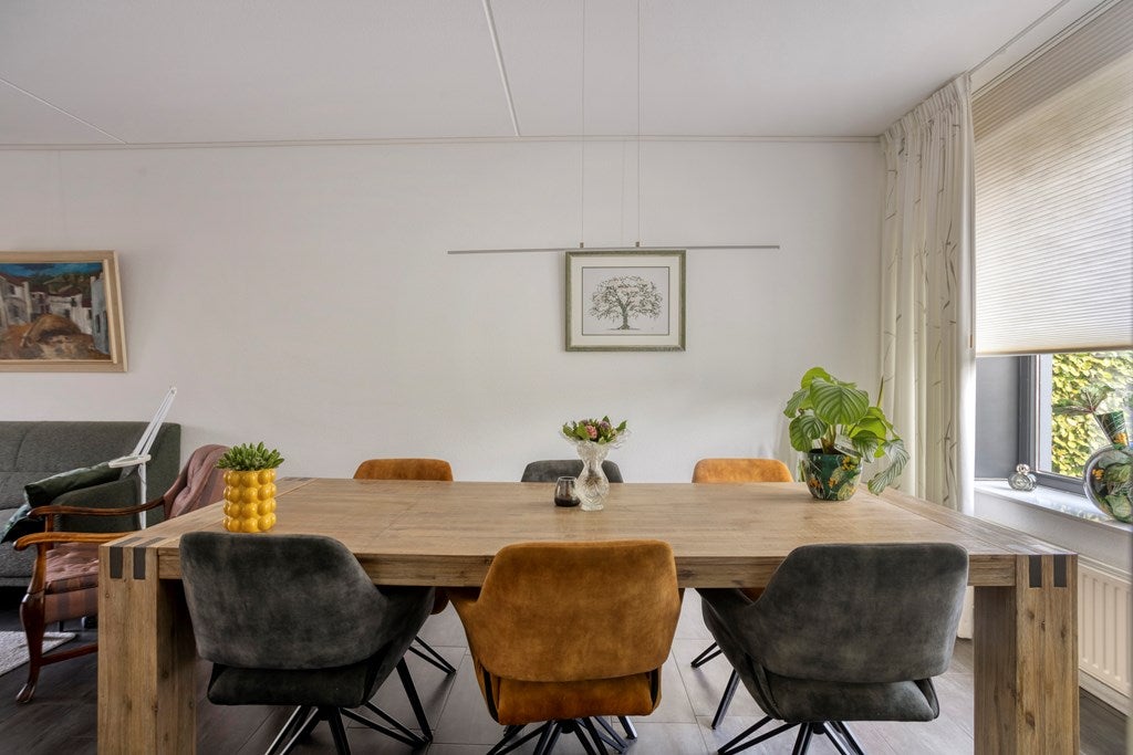 Tussenwoning te koop: Pater Hubertuscour 5, Geleen