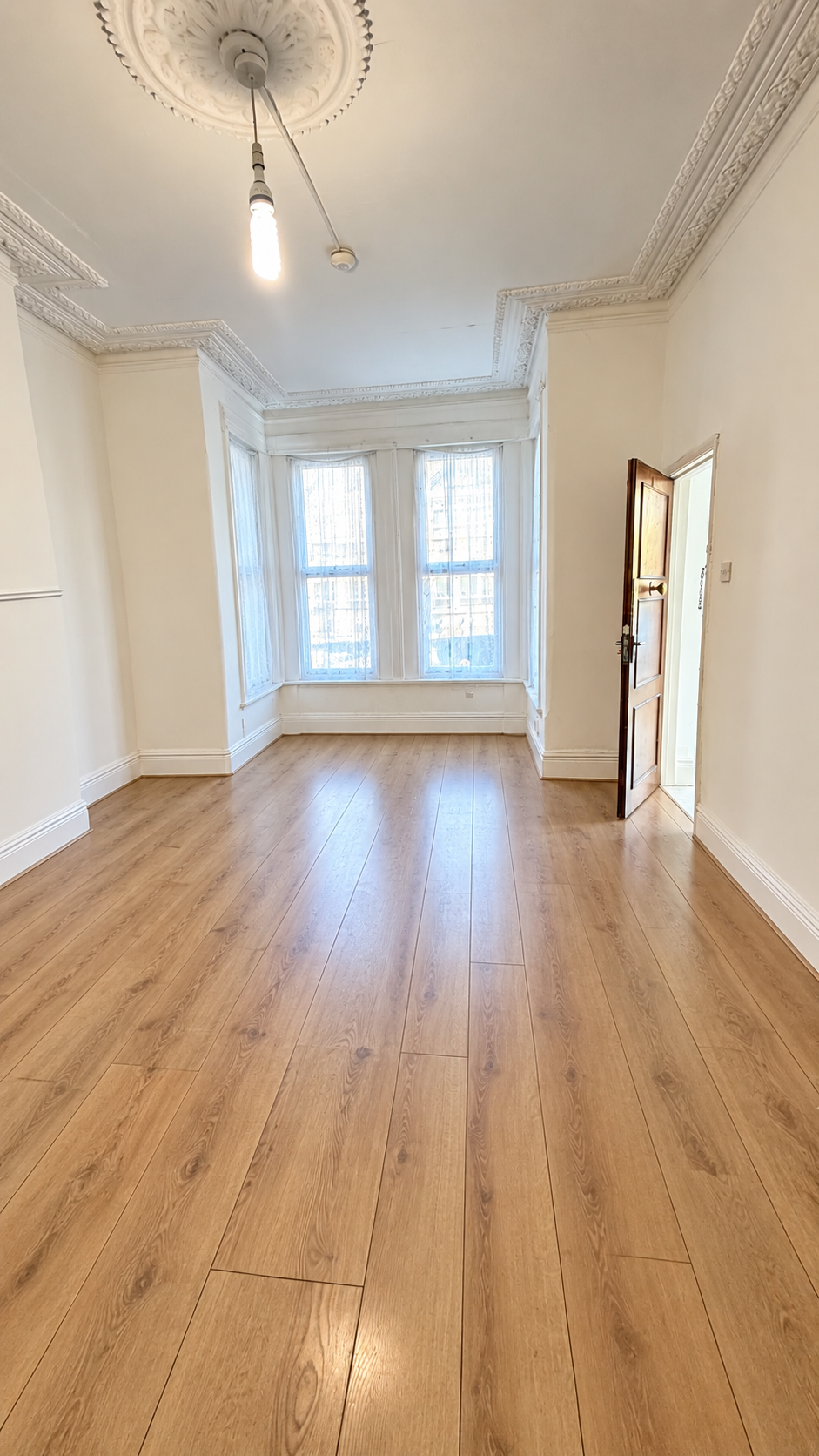 Flat Cavendish Gardens in Greater London