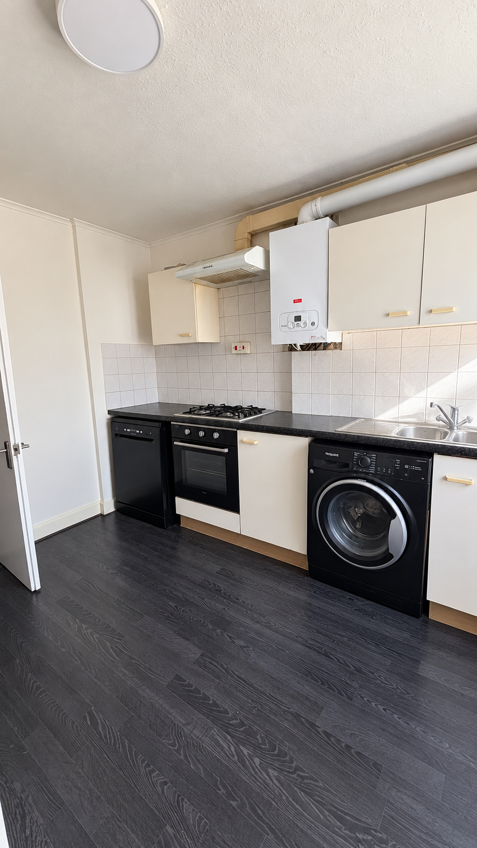 Flat Cavendish Gardens in Greater London