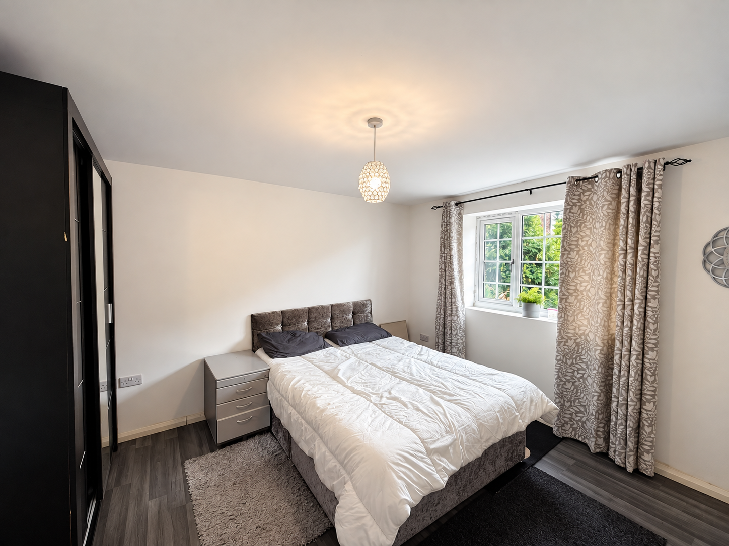 Flat Chesterfield Close in Greater London