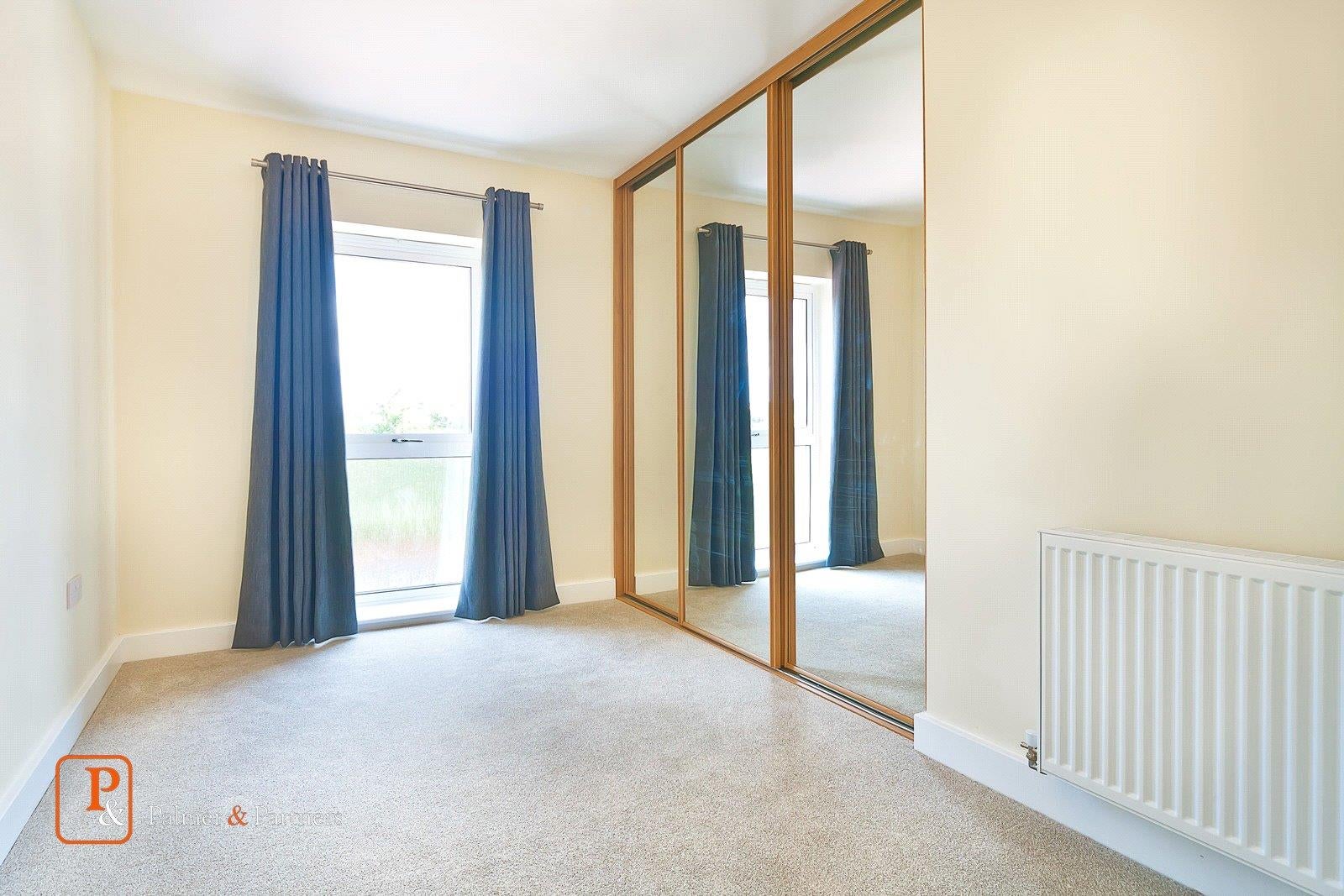 Flat Henry Swan Way in Colchester
