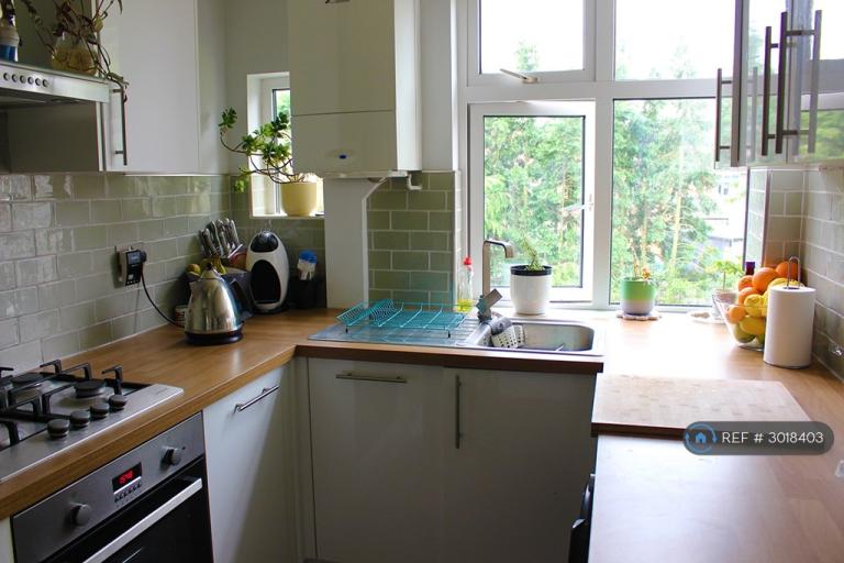 Flat Porch Way in Greater London