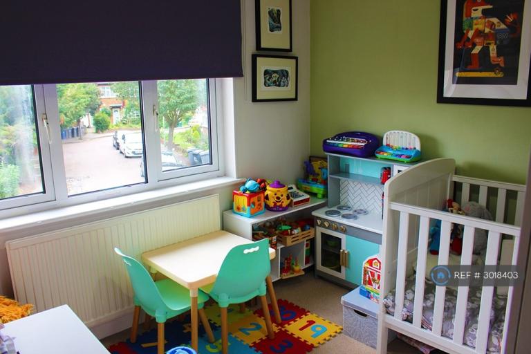Flat Porch Way in Greater London