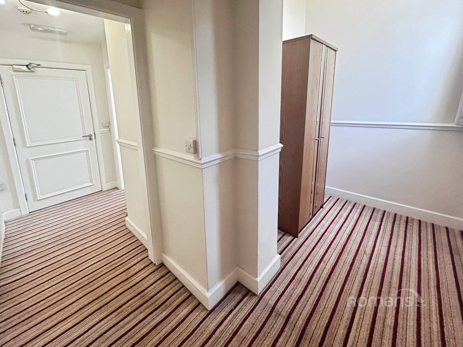 Room Oxford Road in Purley on Thames