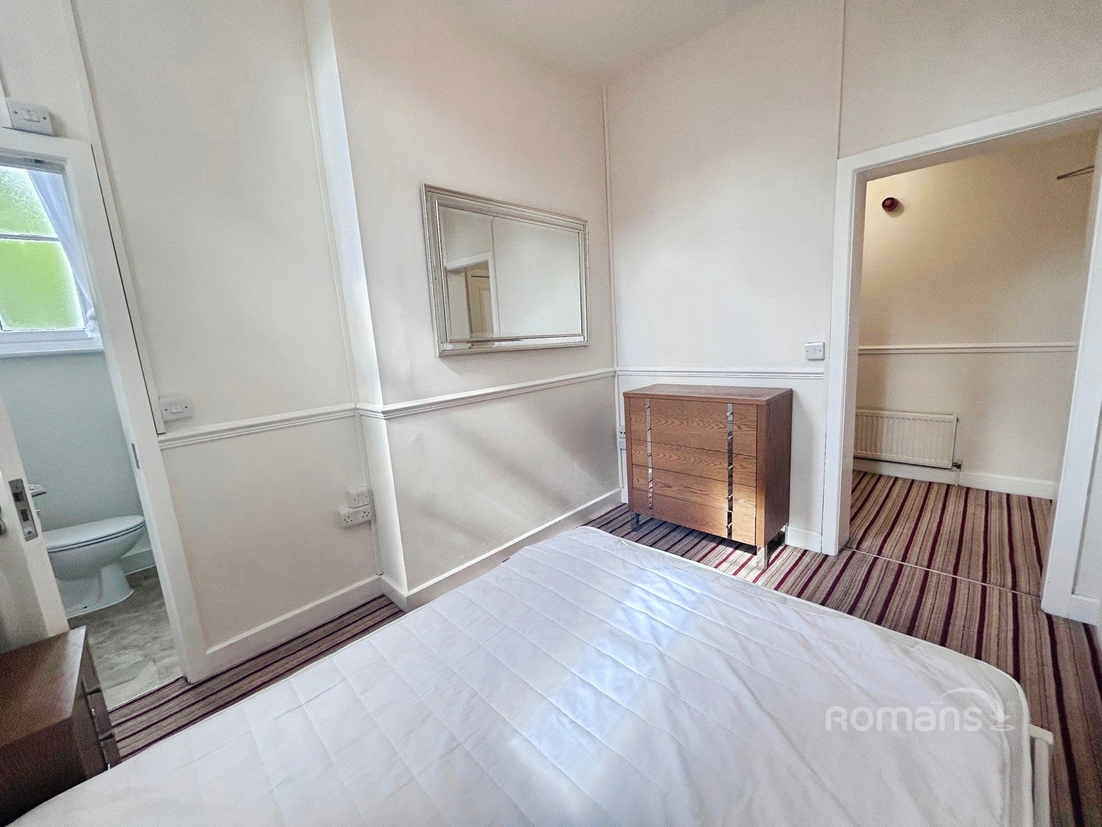Room Oxford Road in Purley on Thames