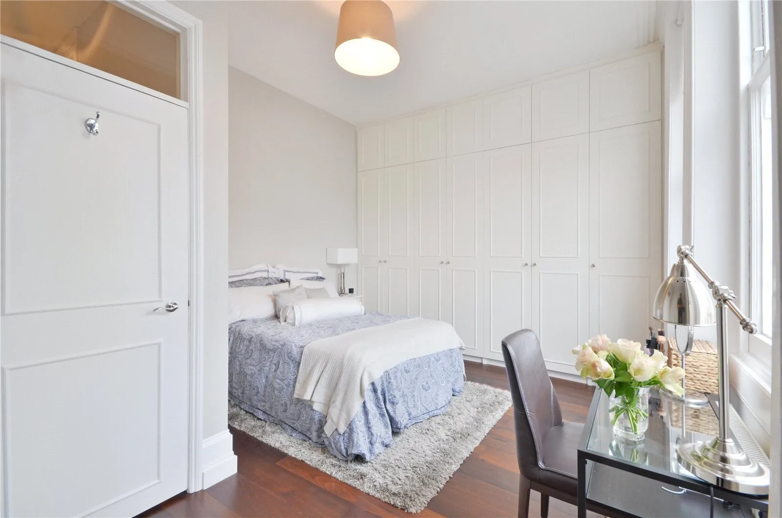 Flat Priory Road in Greater London