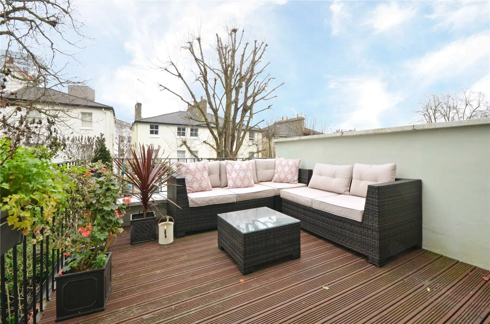 Flat Priory Road in Greater London