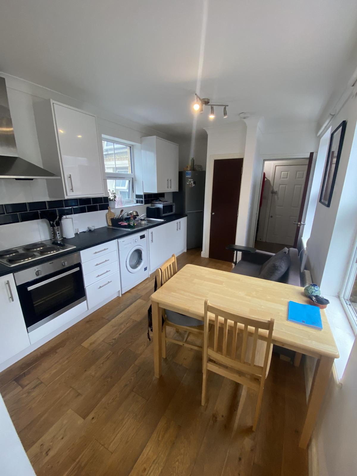 Flat Springdale Road in Greater London