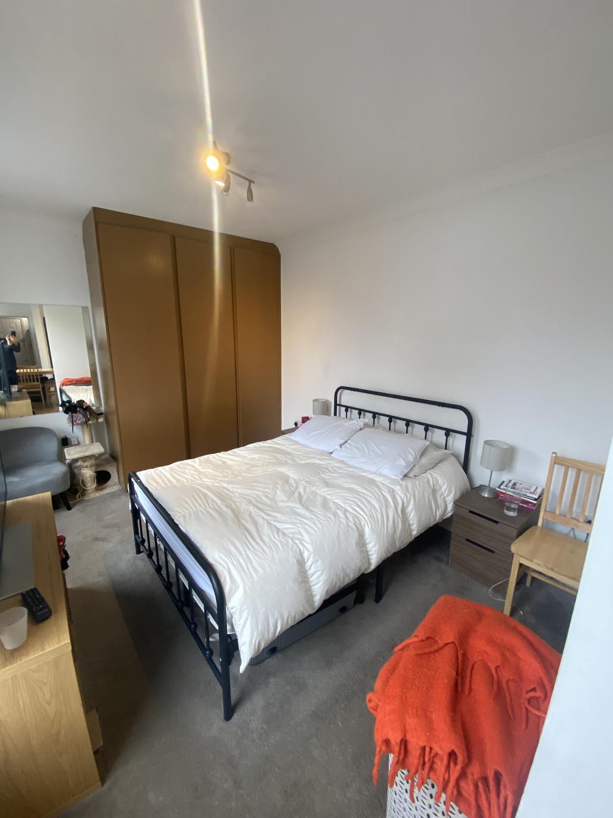 Flat Springdale Road in Greater London