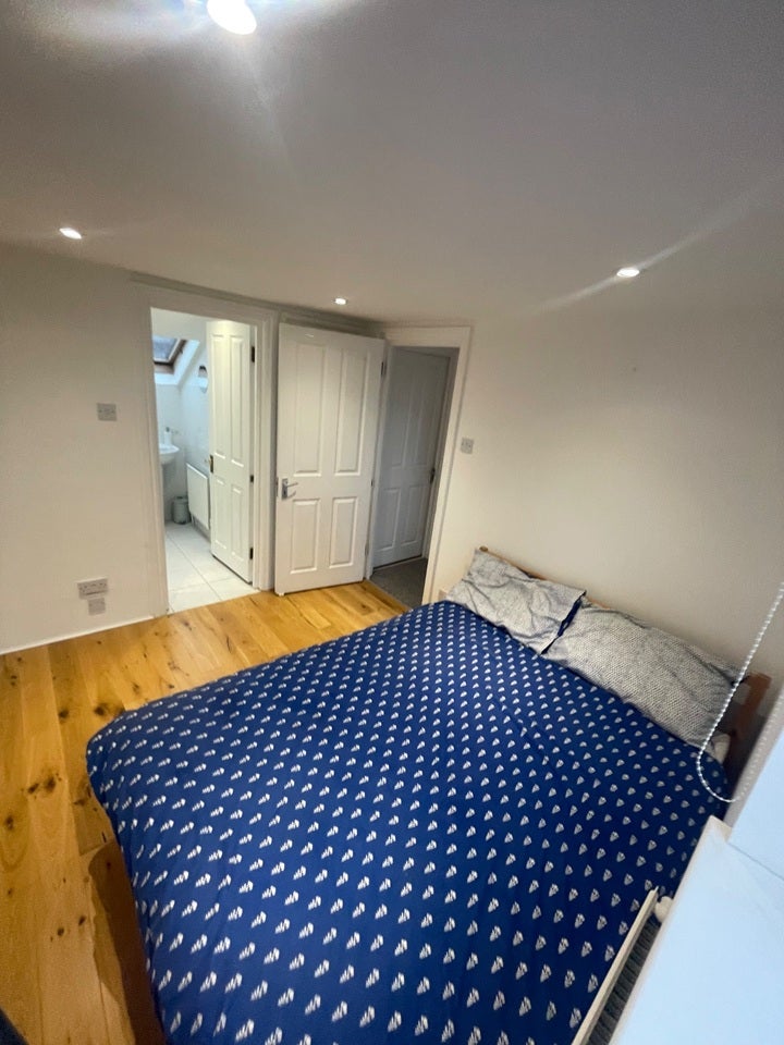 Flat Himley Road in Greater London