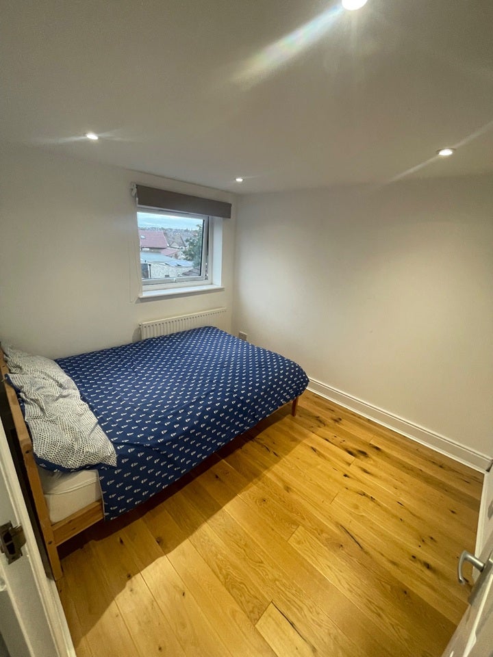 Flat Himley Road in Greater London