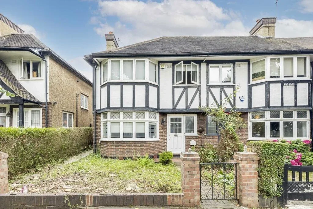 House Monks Drive in Greater London