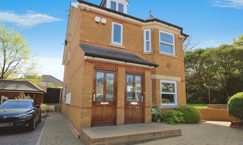 House Gordon Hill in Greater London