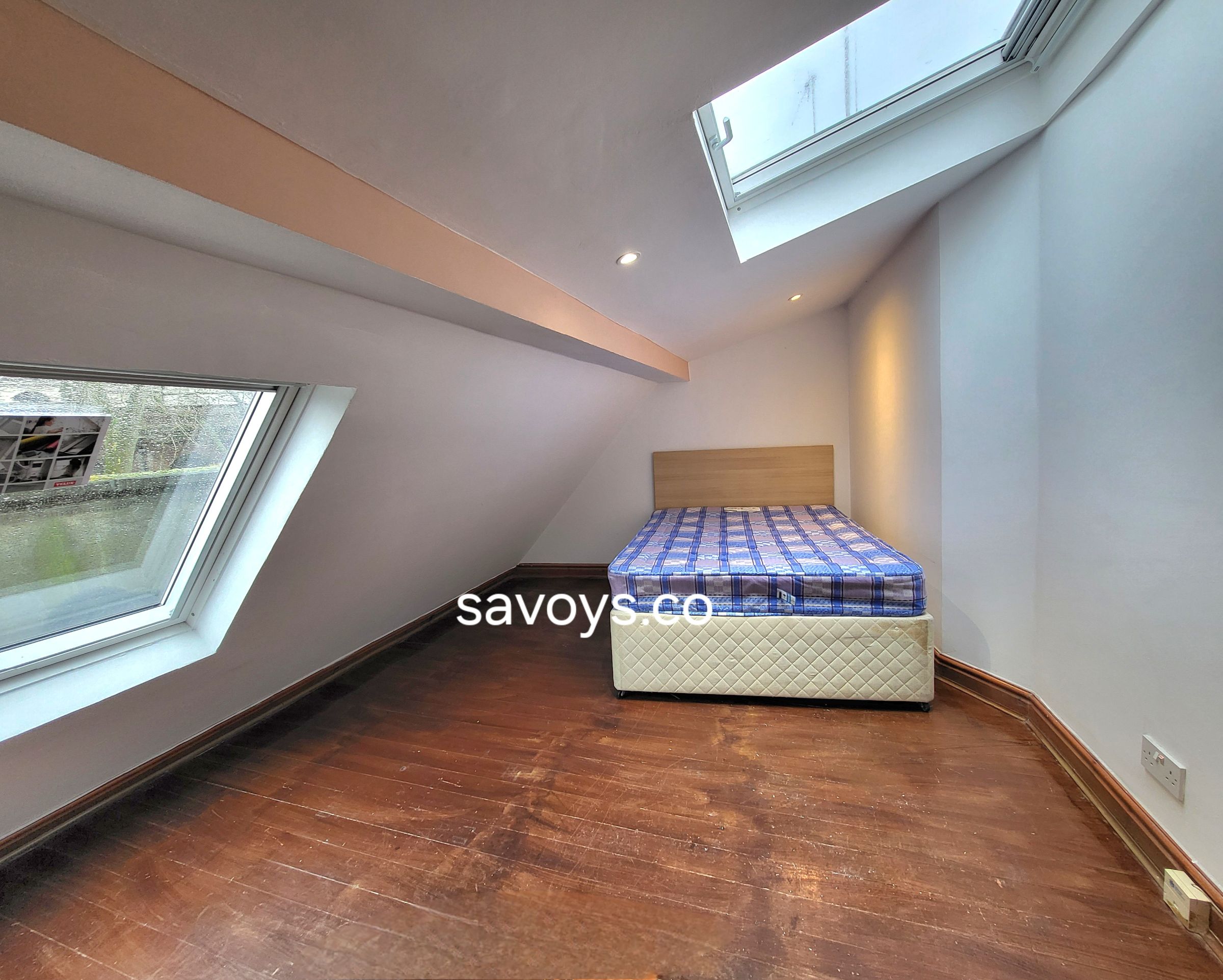 Flat Hackney Road in Greater London