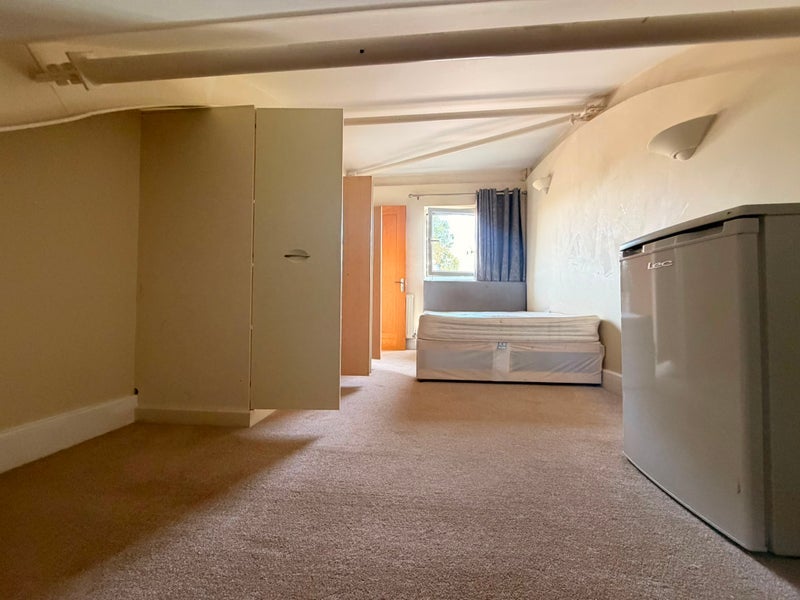 Room Mulgrave Road in Greater London