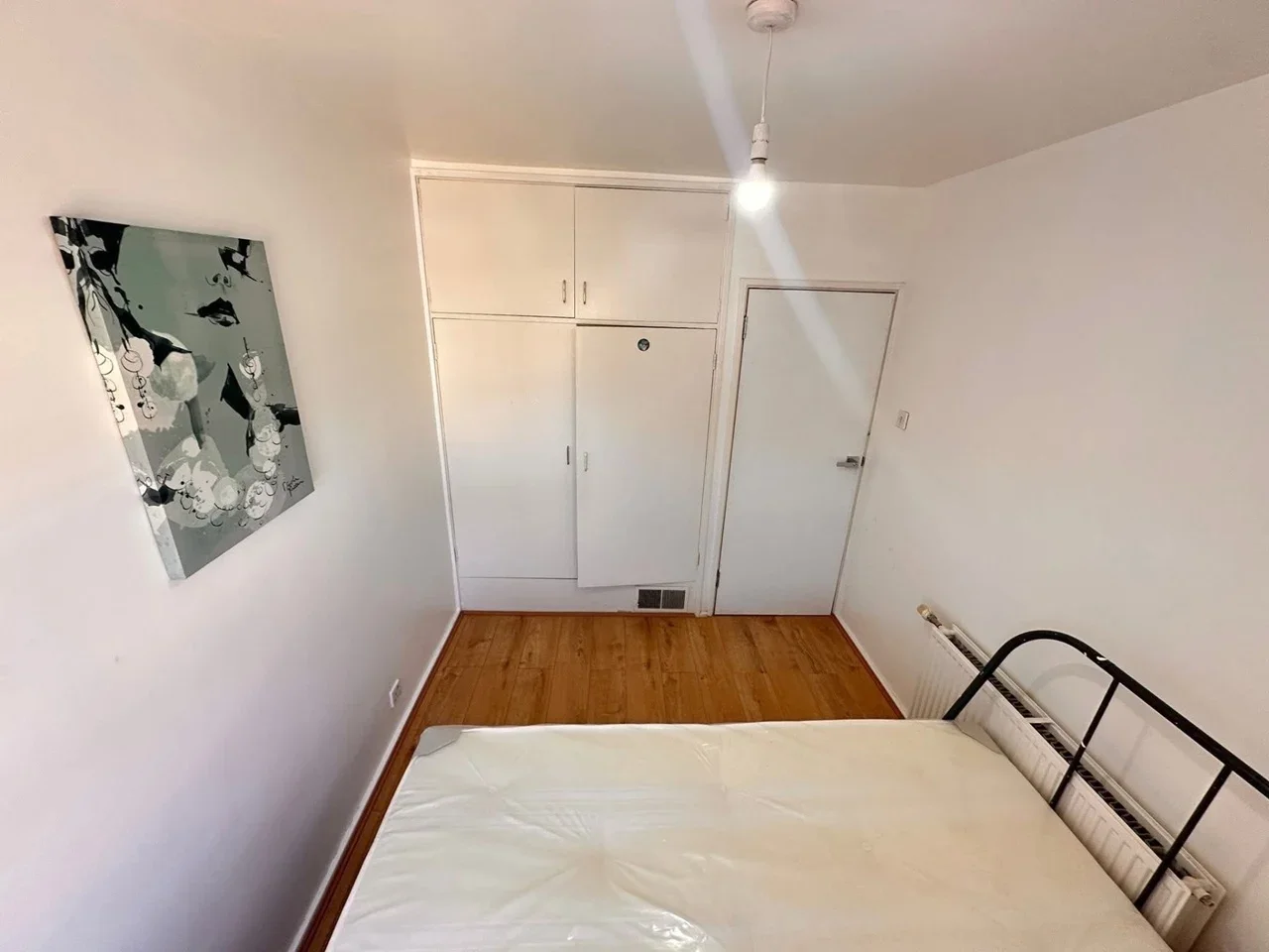 Room Waddington Street in Greater London